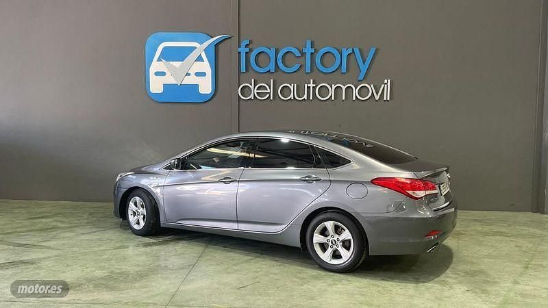 Usado Hyundai i40 115 CV (84 kW) 2012 Gris Berlina