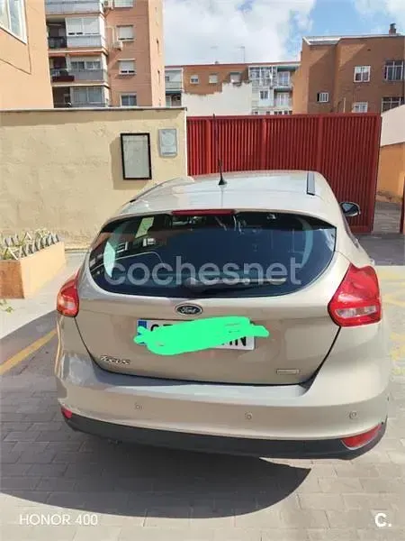 Usado Ford Focus Business Edition 125 CV (91 kW) 2015 Gris / plata Berlina