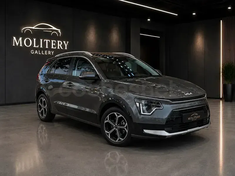 Usado Kia Niro 183 CV (134 kW) 2022 Gris / plata SUV