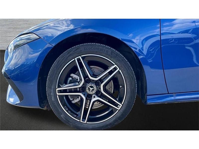 Nuevo Mercedes A200 150 CV (110 kW) 2025 Azul Berlina