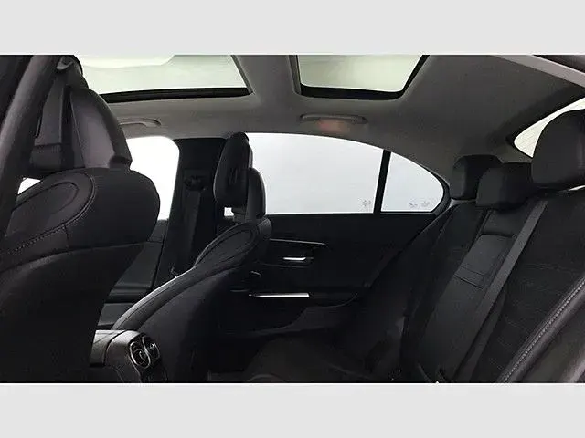 Usado Mercedes C300e 313 CV (230 kW) 2025 Gris selenita