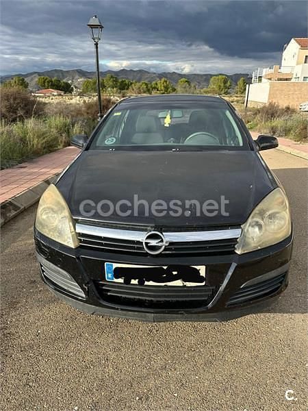 Negro Usado 2006 Opel Astra Sport Berlina | 2700 € (Precio justo) - Imagen 1/3