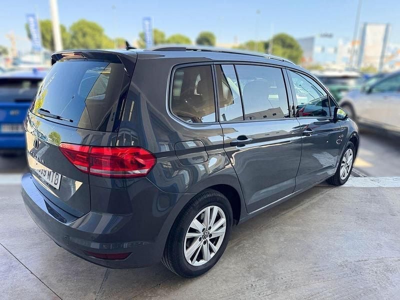 Usado VW Touran 150 CV (110 kW) 2024 Gris Monovolumen