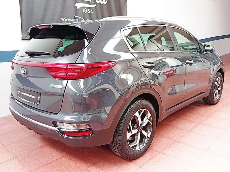Usado Kia Sportage Plus 136 CV (100 kW) 2021 Gris SUV