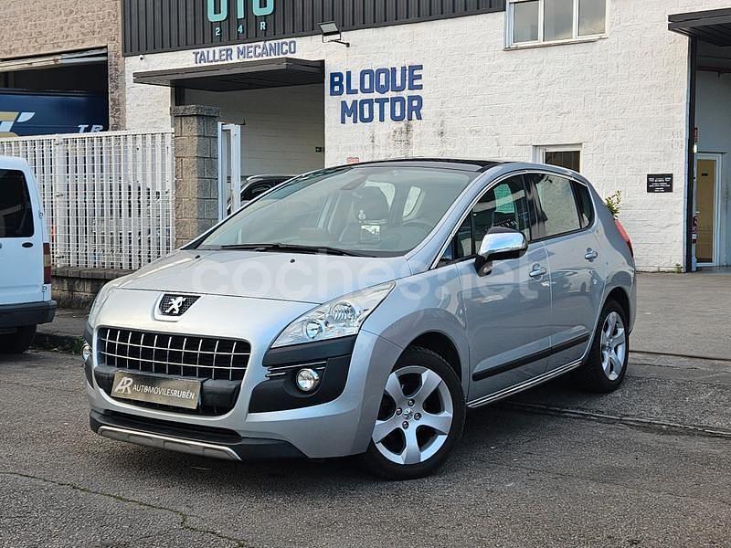 Usado Peugeot 3008 Premium 110 CV (80 kW) 2010 Gris / plata Familiar