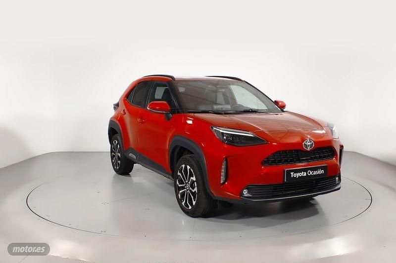 Rojo Usado 2024 Toyota Yaris Cross Active SUV | 27.800 € (Caro) - Imagen 1/4