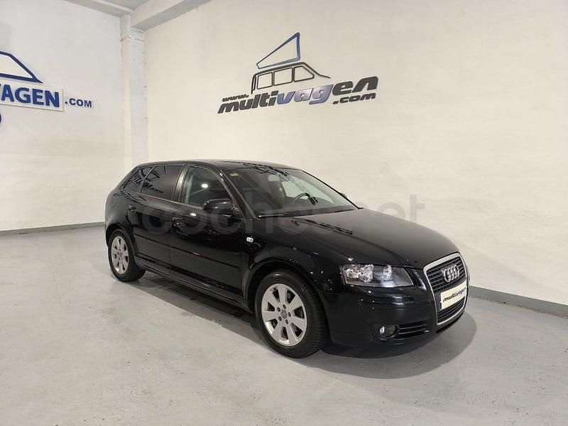 Usado Audi A3 Ambiente 140 CV (102 kW) 2005 Negro Utilitario