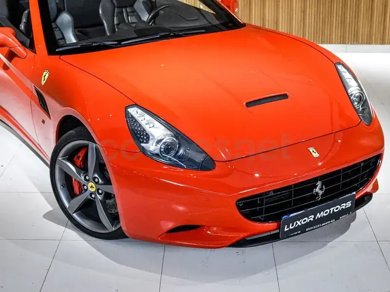 Usado Ferrari California 460 CV (338 kW) 2012 Rojo Descapotable