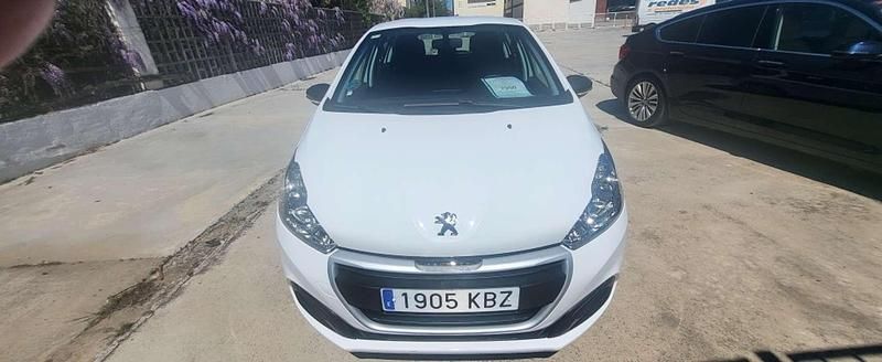 Usado Peugeot 208 Access 75 CV (55 kW) 2017 Blanco Utilitario