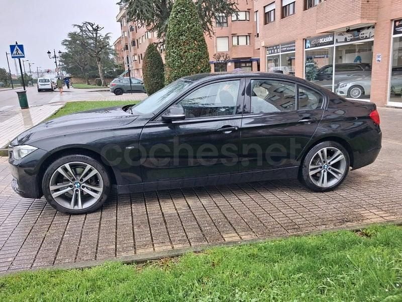 Usado BMW 318 Sport Line 143 CV (105 kW) 2012 Negro Berlina