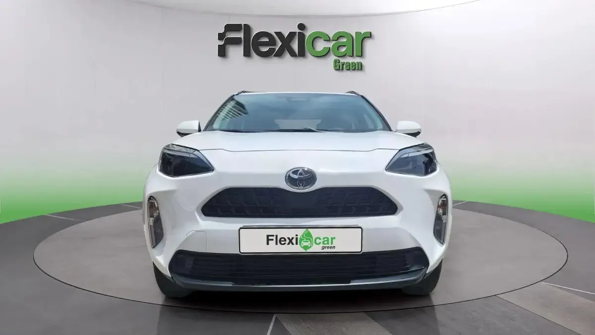 Usado Toyota Yaris Active 130 CV (95 kW) 2026 Blanco Utilitario