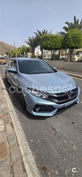 Usado Honda Civic Elegance 129 CV (94 kW) 2019 Gris / plata Berlina