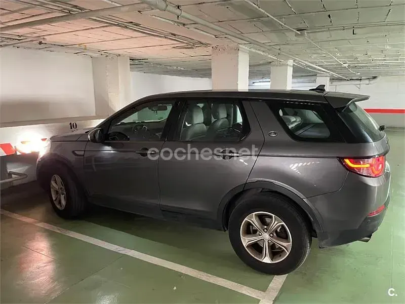 Usado Land Rover Discovery Sport HSE 180 CV (132 kW) 2016 Gris / plata SUV