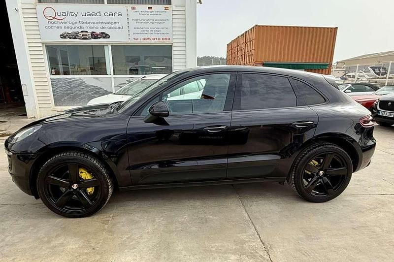 Käytetty Porsche Macan S 258 HP (189 kW) 2017 Musta Katumaasturi