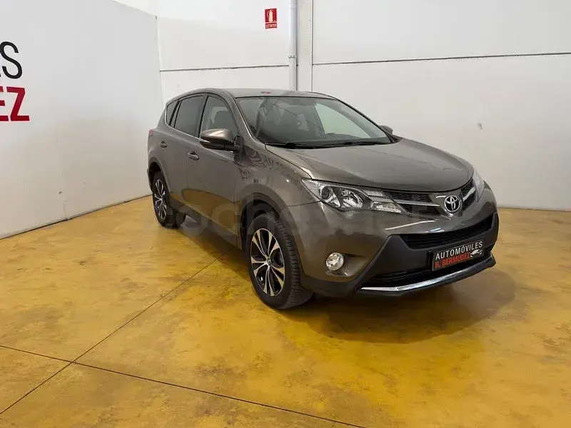 Usado Toyota RAV4 Advance 150 CV (110 kW) 2015 Marrón SUV