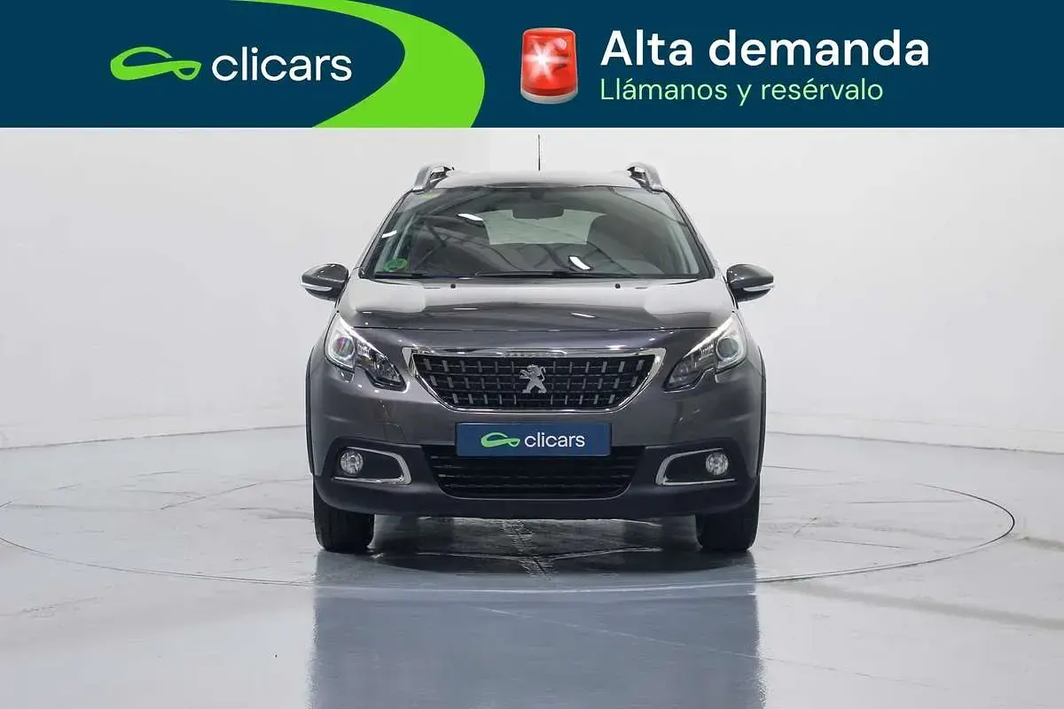 Usado Peugeot 2008 Signature Sky 99 CV (72 kW) 2019 Gris SUV