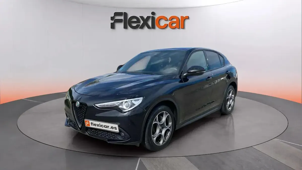 Usado Alfa Romeo Stelvio Sprint 160 CV (117 kW) 2022 Negro SUV