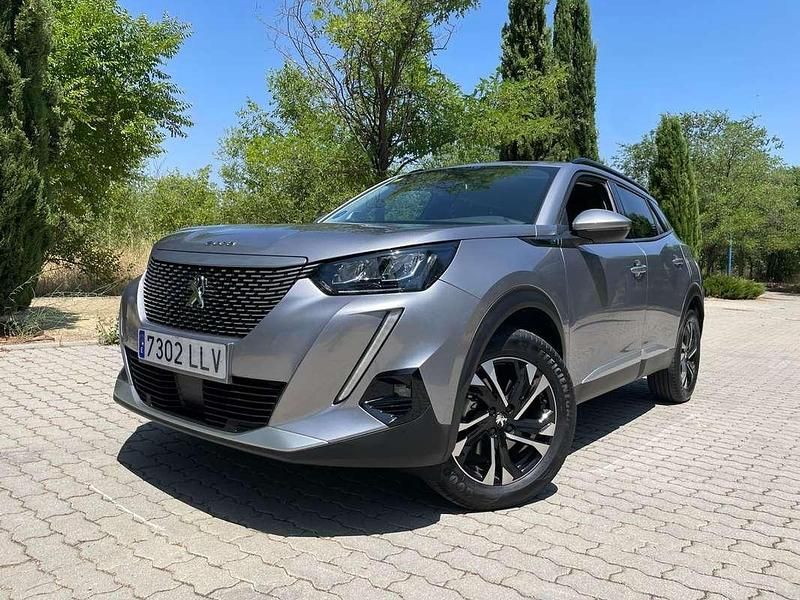 Gris Usado 2021 Peugeot e-2008 Allure SUV | 14.500 € (Un poco caro) - Imagen 1/4