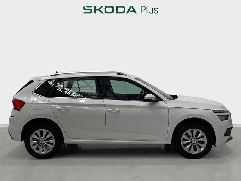 Usado Skoda Kamiq Ambition 110 CV (80 kW) 2021 Blanco SUV