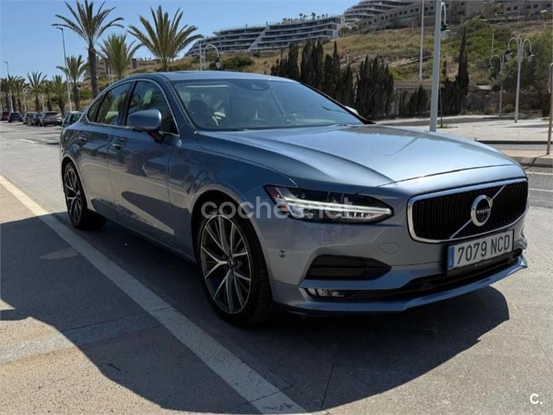 Azul Usado 2017 Volvo S90 Momentum Berlina | 19.790 € - Imagen 1/4