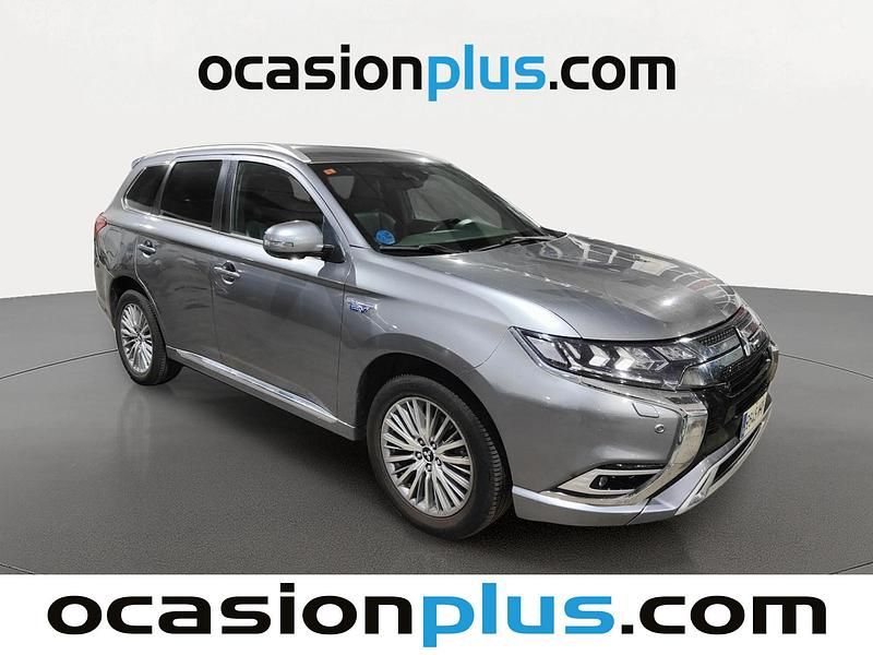 Usado Mitsubishi Outlander P-HEV 224 CV (164 kW) 2019 Blanco SUV