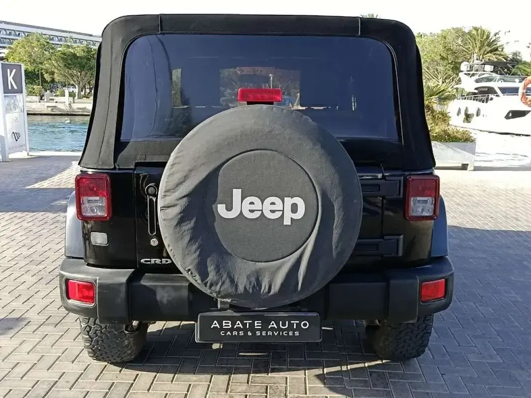 Usado Jeep Wrangler Sahara 177 CV (130 kW) 2008 Negro SUV