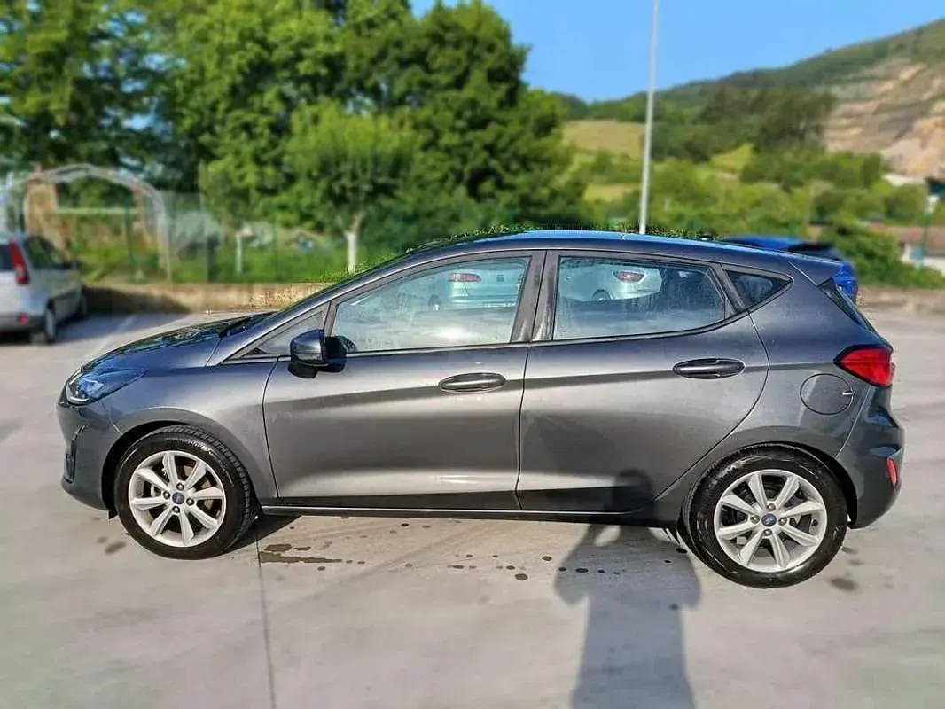 Usado Ford Fiesta Active X 125 CV (91 kW) 2022 Amarillo Utilitario