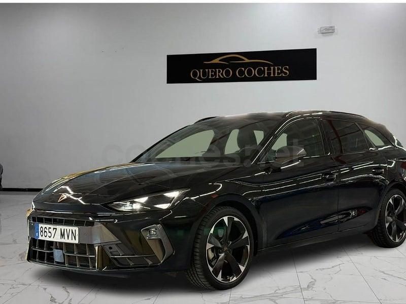 Negro Usado 2024 Cupra Leon Familiar | 28.490 € (Un poco caro) - Imagen 1/4