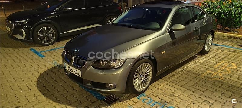 Gris / plata Usado 2012 BMW 330 Coupe | 17.777 € - Imagen 1/4