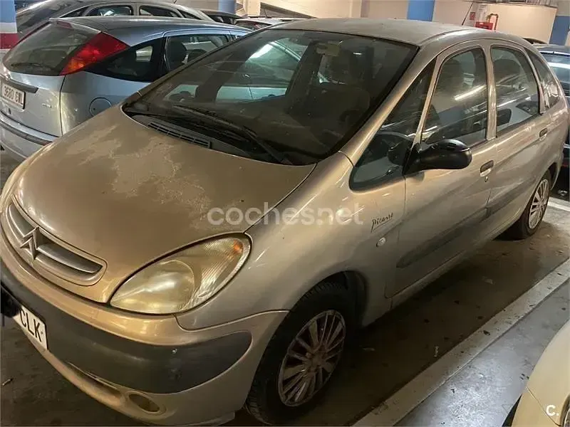 Usado Citroën Xsara Picasso 95 CV (69 kW) 2003 Beige Monovolumen