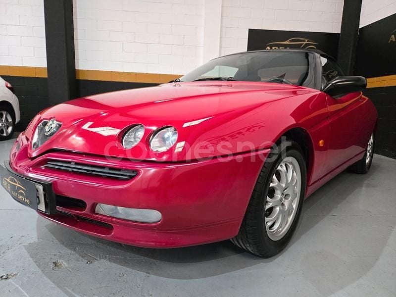 Usado Alfa Romeo Spider 144 CV (105 kW) 2000 Rojo Descapotable