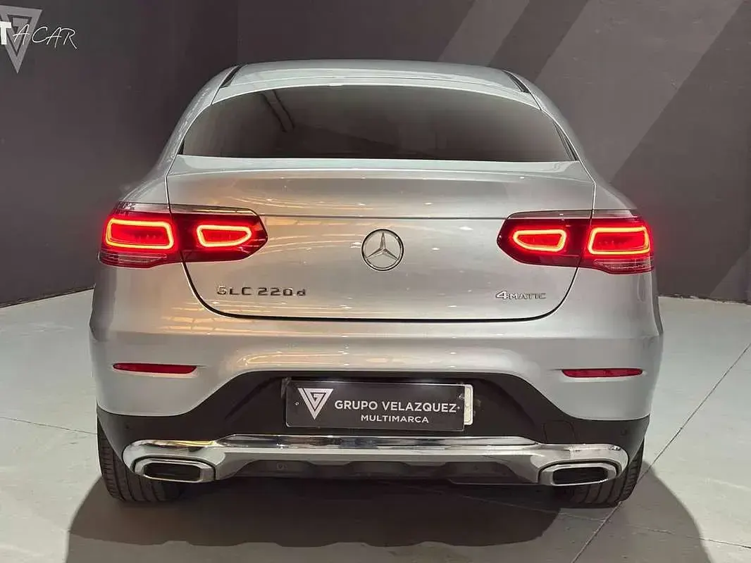 Usado Mercedes GLC220 194 CV (142 kW) 2021 Plateado SUV
