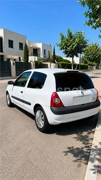 Usado Renault Clio II 80 CV (58 kW) 2006 Blanco Berlina