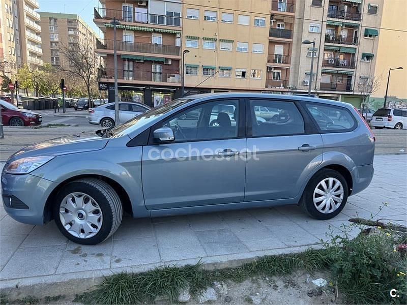 Usado Ford Focus Trend 109 CV (80 kW) 2008 Azul Familiar