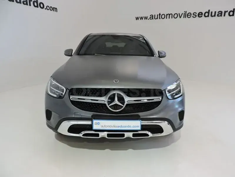 Usado Mercedes GLC300e 320 CV (235 kW) 2020 Gris / plata Coupe