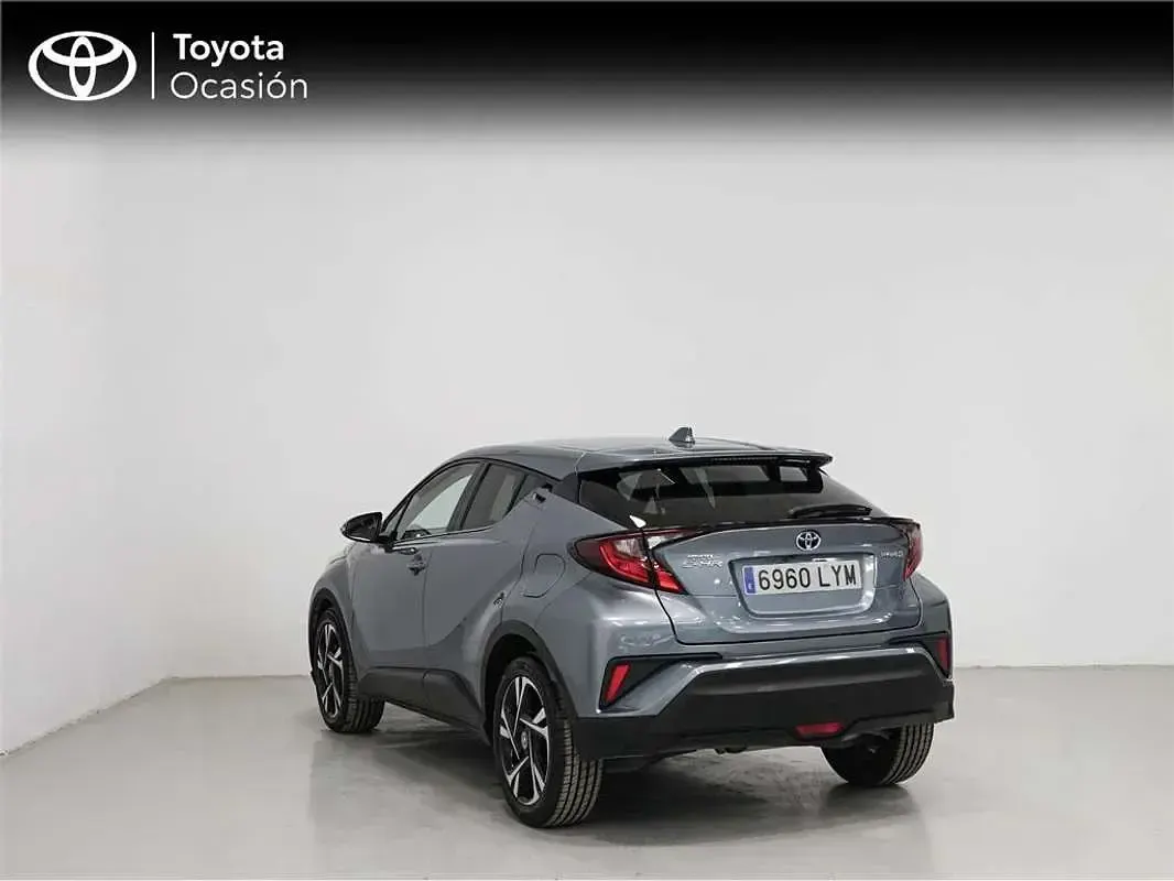 Usado Toyota C-HR Advance 122 CV (89 kW) 2022 Gris SUV