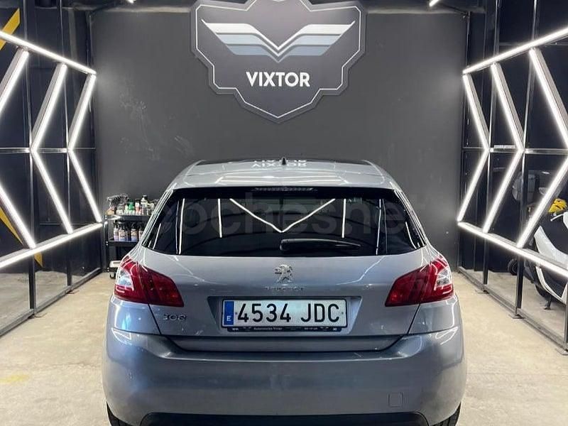 Usado Peugeot 308 Allure 130 CV (95 kW) 2015 Gris / plata Berlina
