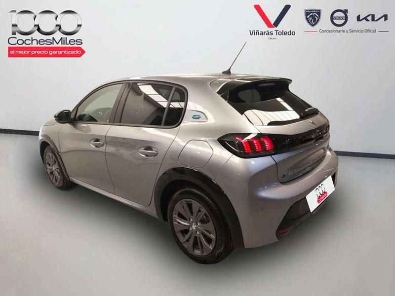 Usado Peugeot e-208 Allure 100 kW (136 CV) 2023 Gris Utilitario