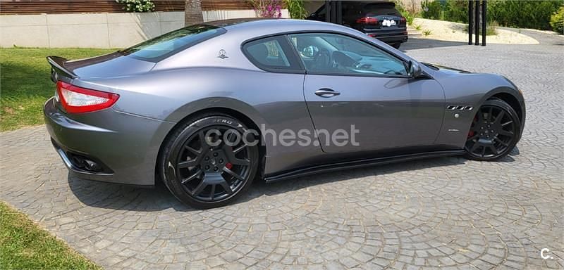 Gris / plata Usado 2011 Maserati Granturismo Coupe | 42.000 € - Imagen 1/4