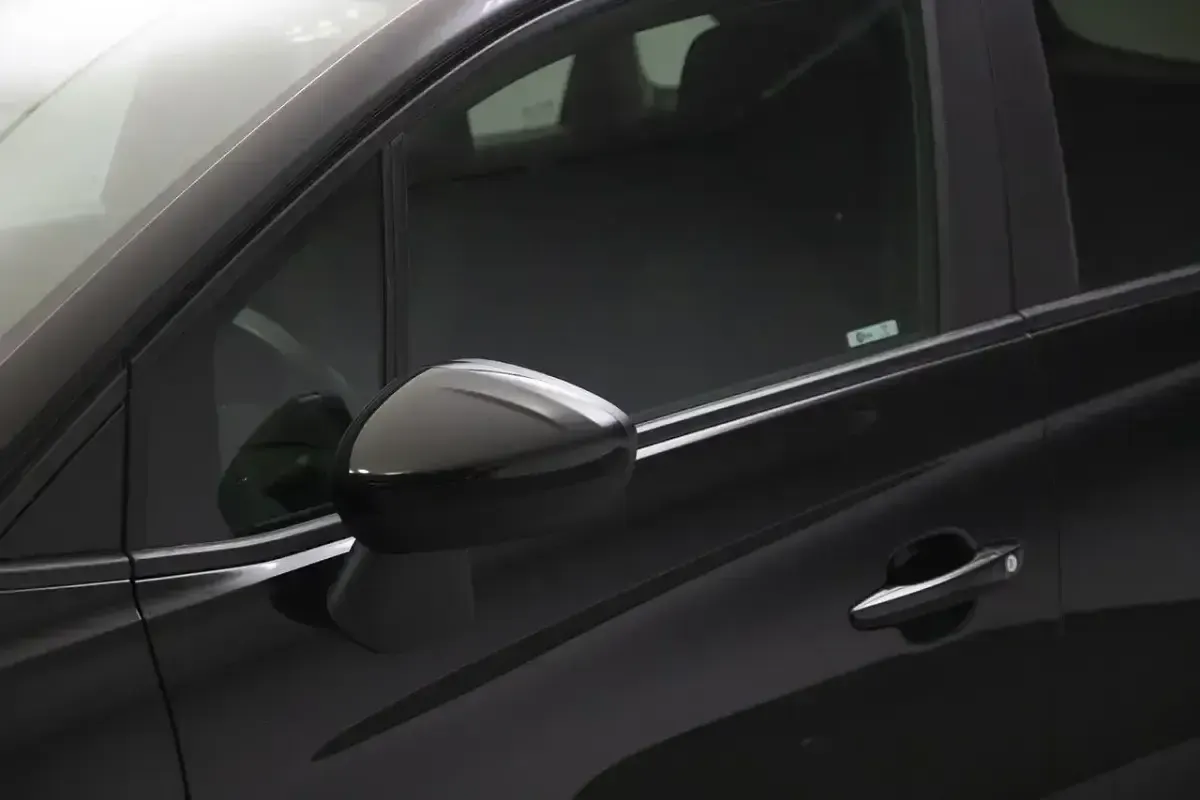 Usado Opel Crossland Selective 130 CV (95 kW) 2018 Negro SUV