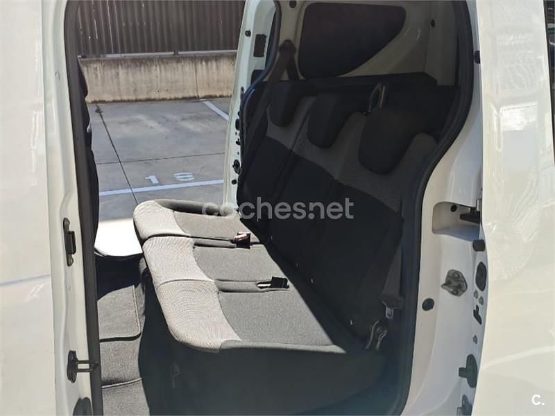 Usado Dacia Dokker Ambiance 100 CV (73 kW) 2017 Blanco Monovolumen