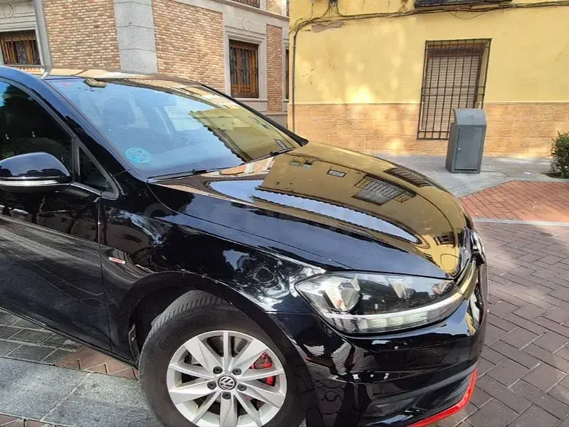 Usado VW Golf VII Advance 115 CV (84 kW) 2017 Negro Berlina