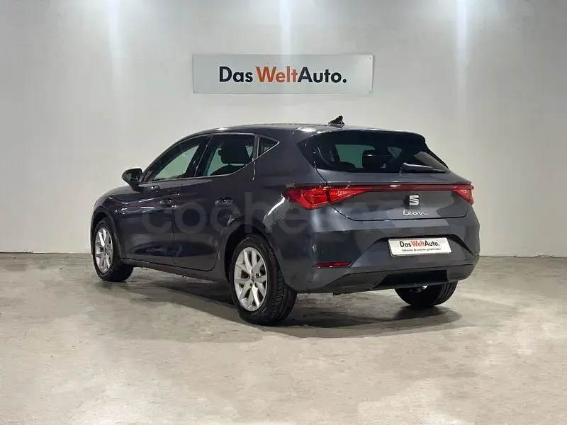 Usado Seat Leon Style 116 CV (85 kW) 2025 Gris Berlina