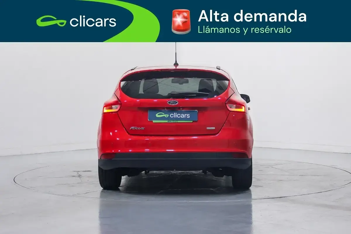 Usado Ford Focus Trend+ 125 CV (91 kW) 2018 Rojo Berlina