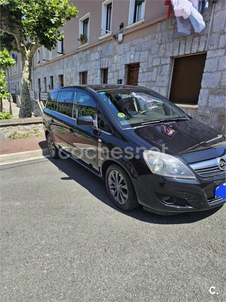 Negro Usado 2010 Opel Zafira Essentia Monovolumen | 5499 € (Precio justo) - Imagen 1/4