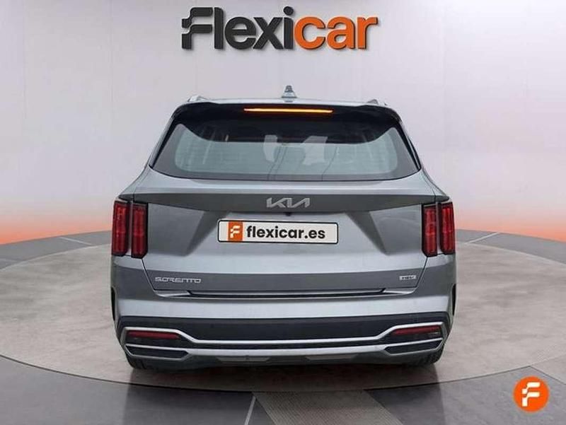 Usado Kia Sorento 232 CV (170 kW) 2023 Gris SUV