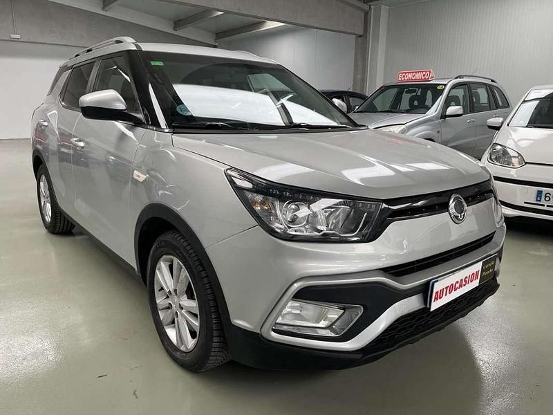 Usado SsangYong XLV Limited 116 CV (85 kW) 2017 Plateado SUV