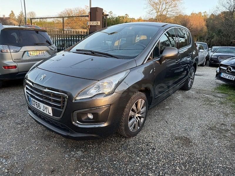 Usado Peugeot 5008 Active 120 CV (88 kW) 2016 Gris / plata Monovolumen