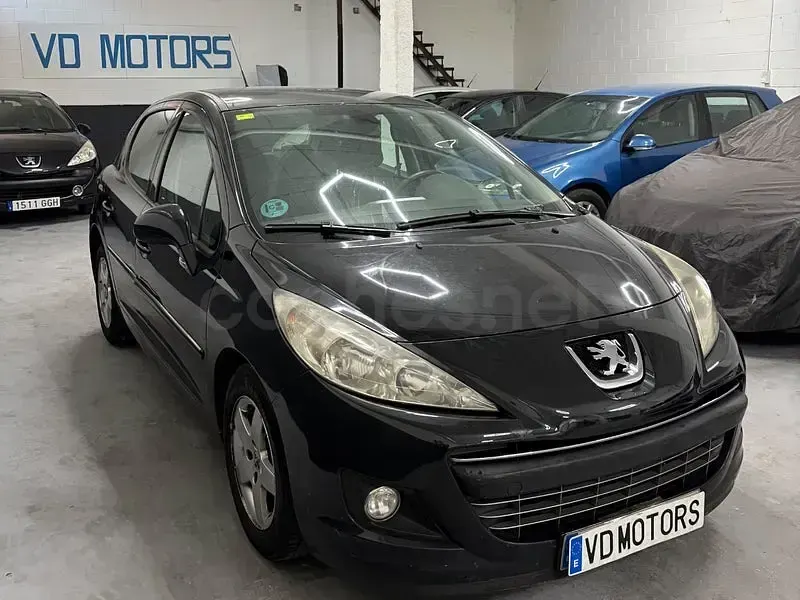 Usado Peugeot 207 Active 95 CV (69 kW) 2012 Negro Berlina