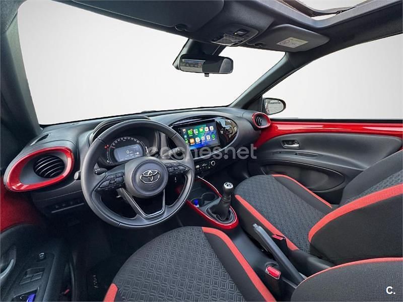Usado Toyota Aygo X 72 CV (52 kW) 2025 Rojo SUV